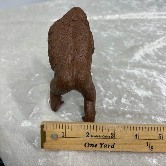 Set of 7 toy figures 1 orangutan 2 giant anteaters 4 cheetahs - Picture 16 of 16